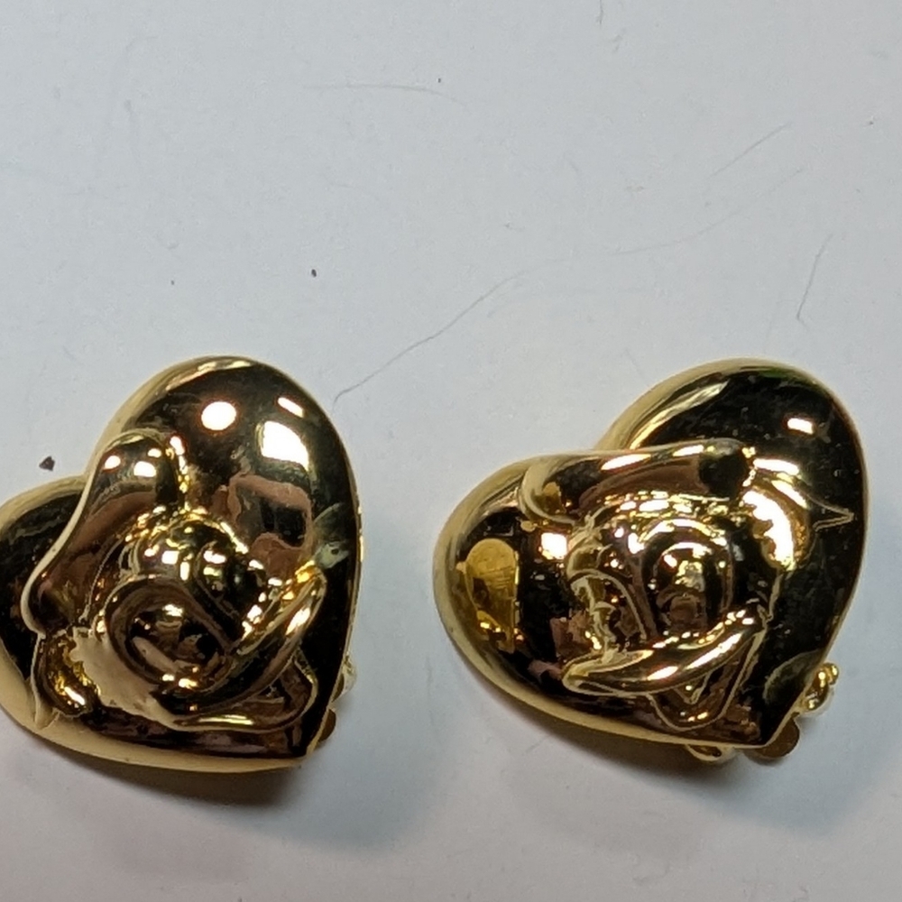 Wendy Gell very rare Donald Duck heart earrings clip backs.